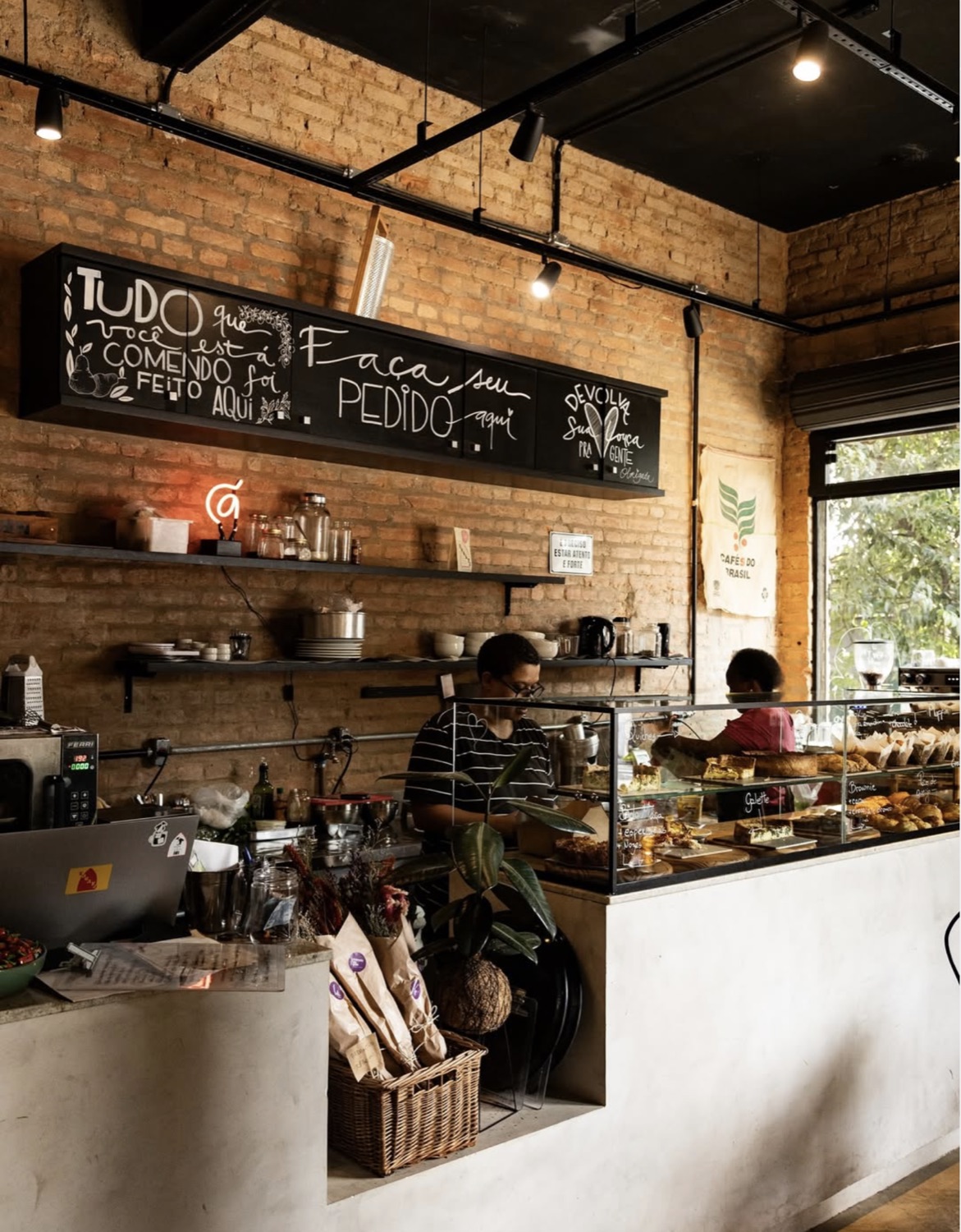o café cá entre nós